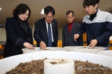 유용곤충 사업화 현장 방문한 조재호 농촌진흥청장