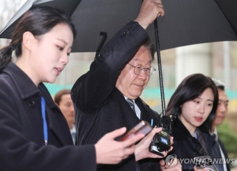 법정 향하는 이재명 대표