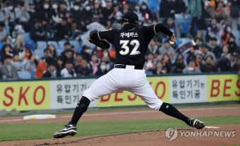 역투하는 쿠에바스
