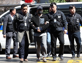 전국 사전투표소에 불법 카메라 설치한 유튜버 구속심사