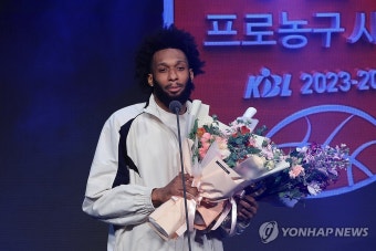 득점상 받은 수원 KT 패리스 배스