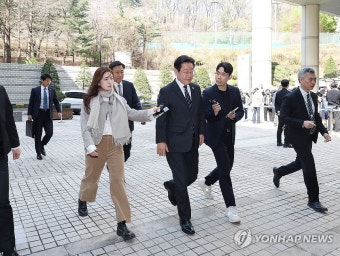 법정 향하는 이재명 대표