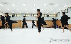 국립무용단 대형 신작 사자의 서