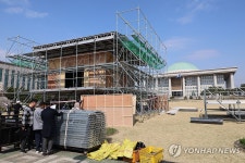 국회에 설치되는 총선 대비 방송사 중계부스