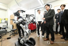 최상목 부총리, 첨단 로봇산업 현장 방문