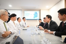 윤석열 대통령, 심장전문병원 부천세종병원 의료진과 간담회