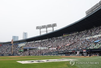 프로야구 100만 관중 돌파