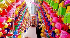 한 달여 앞으로 다가온 부처님오신날, 분주한 조계사