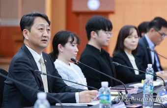 발언하는 안덕근 장관