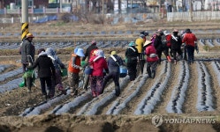 우리 농가 100만 가구 밑으로…2명 중 1명은 고령층