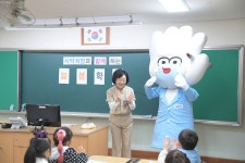 [동정] 오유경 식약처장, 대전 용전초 일일교사 재능기부