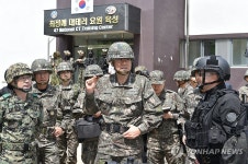 합참의장, 707특임단 훈련 참관…적 지도부 제거 최정예 부대