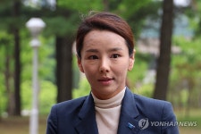 공수처 참고인 조사 출석하는 강미정 대변인