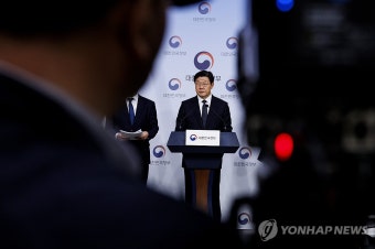 의료개혁특위 논의 방향 설명하는 노연홍 특위위원장