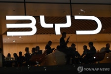 中전기차 출혈경쟁에 3개월새 가격 10%↓…중소업체 못버텨