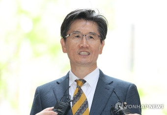 취재진 질문 받는 오동운 공수처장 후보