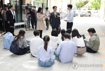 취재진에 둘러싸인 오동운 공수처장 후보