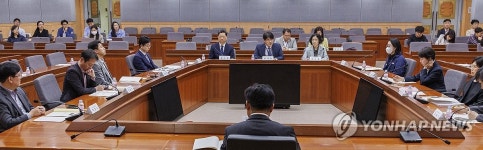 초고령사회, 고용·일자리 포럼 축사하는 김덕호 경사노위 상임위원