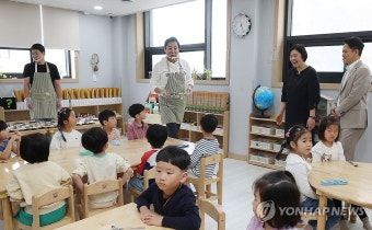 '서울든든급식' 어린이집 배식 나선 오세훈 서울시장