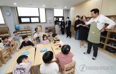 서울든든급식 어린이집 배식 나선 오세훈 서울시장