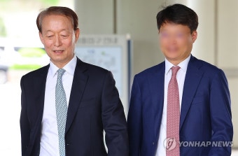 블랙리스트 의혹 관련 첫 공판 마친 백운규 전 장관