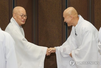 진우스님 만난 '뉴진스님'