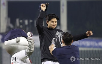 곽빈 '시원한 시즌 첫 승리'