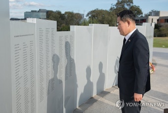 신원식 장관, 6.25전쟁 참전기념비 참배