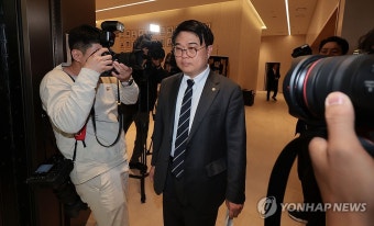 취임식 입장하는 임현택 의협 신임 회장
