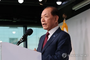 비대위 운영 방향 밝히는 황우여 비대위원장