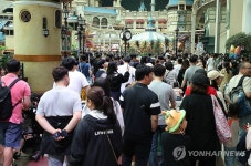 어린이날 맞아 인파 몰린 놀이공원