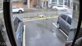 출근길 인도 걷다 날벼락…차량돌진 사고로 50대 여성 사망