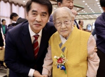 상수 생일상 받은 보은 104세 할머니 아직 견딜만해