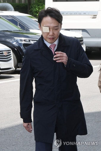 탄핵 심판 변론기일 출석하는 이정섭 검사