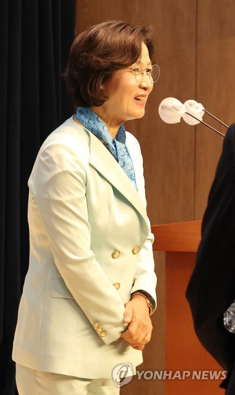 국회의장 출마 선언하는 추미애 당선인