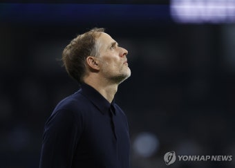 투헬 뮌헨 감독, VAR 기회 날린 휘슬에 분노…