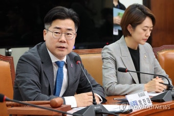 발언하는 박찬대 원내대표
