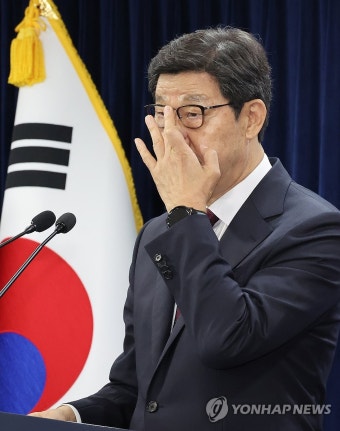 브리핑하는 노연홍 의료개혁특위 위원장