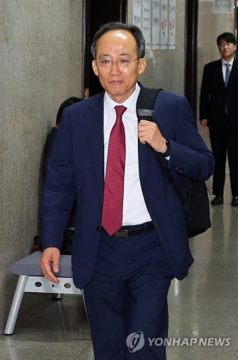 출근하는 추경호 원내대표