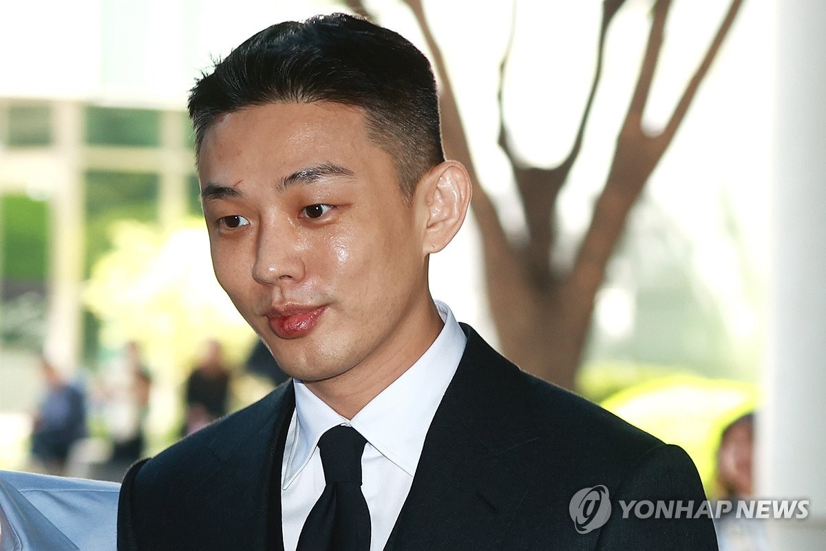 유아인, 마약 상습 투약 혐의로 징역 4년 선고 받아