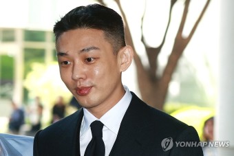 1심 5회 공판 출석하는 유아인