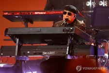 미국 팝스타 스티비 원더, 아프리카 가나 시민됐다