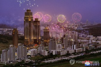 김정은, 평양 전위거리 준공식 참석…딸 주애 두달만에 재등장