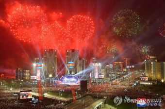 김정은, 평양 전위거리 준공식 참석…딸 주애 두달만에 재등장