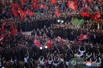 김정은, 평양 전위거리 준공식 참석…딸 주애 두달만에 재등장