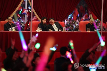 김정은, 평양 전위거리 준공식 참석…딸 주애 두달만에 재등장