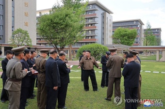 북한 김정은, 완공된 당 중앙간부학교 방문