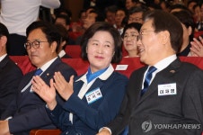 추미애 후보와 대화하는 이재명 대표
