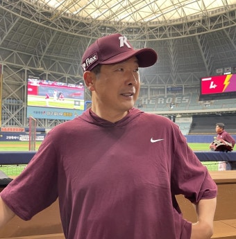 홍원기 키움 감독, 이정후 수술 소식에 