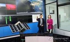 시설 둘러보는 오영주 장관